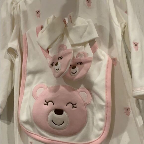 🎉1 hr Sale 🎉Carters baby girl set🎉 - Picture 2 of 6